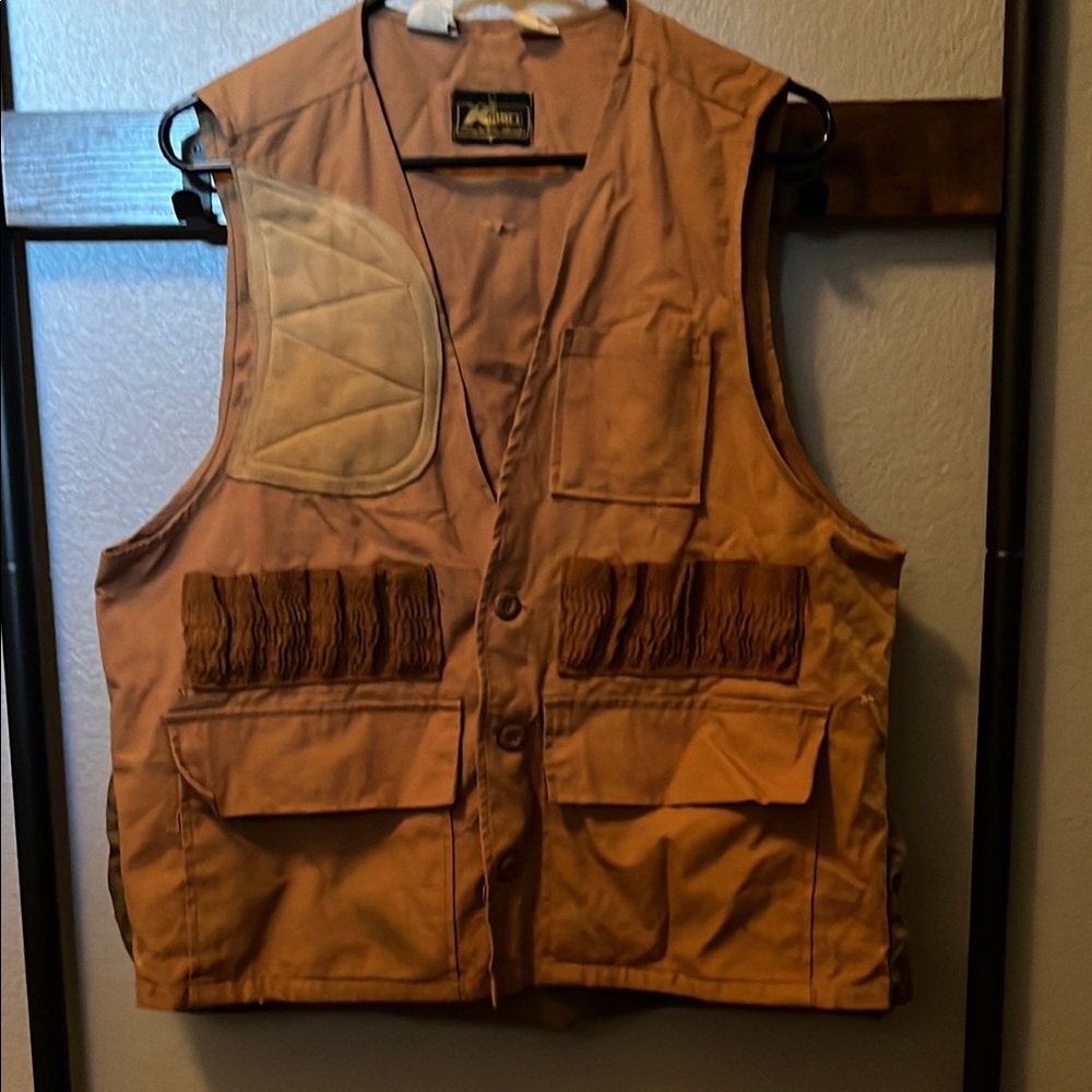 Brown Hunting Vest  Vest size Large